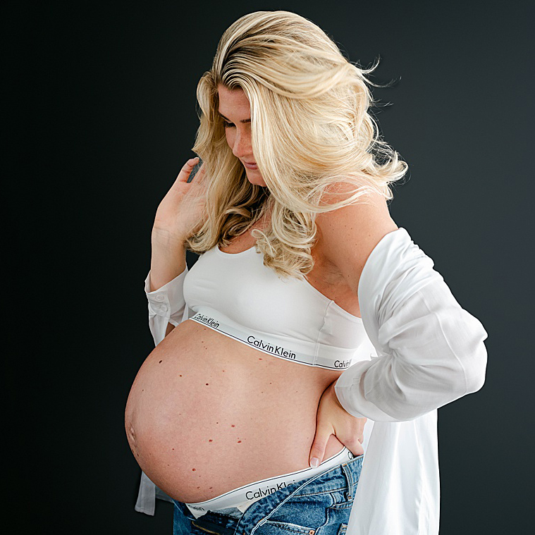 Leesburg VA Studio Maternity Photos